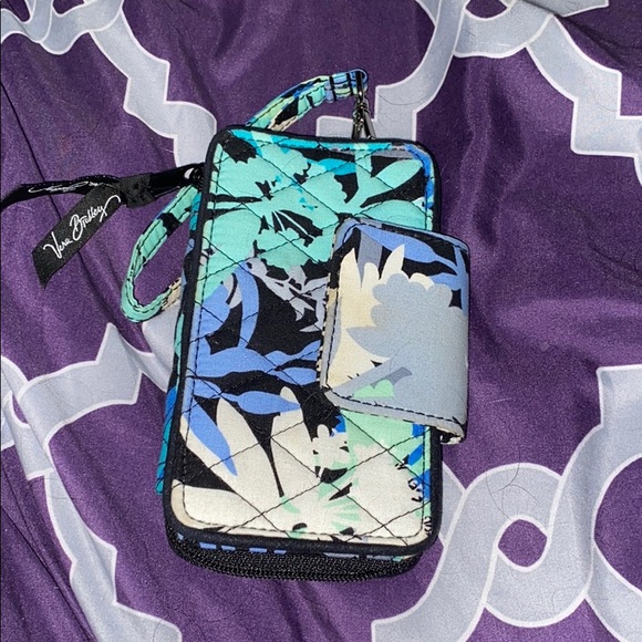 Wallet with wrist band - Picture 2 of 4